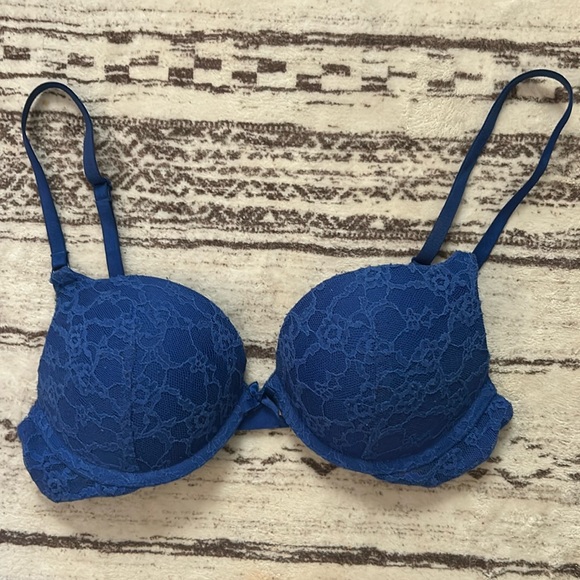 Victoria’s Secret blue push up bra size 32C - Picture 2 of 3